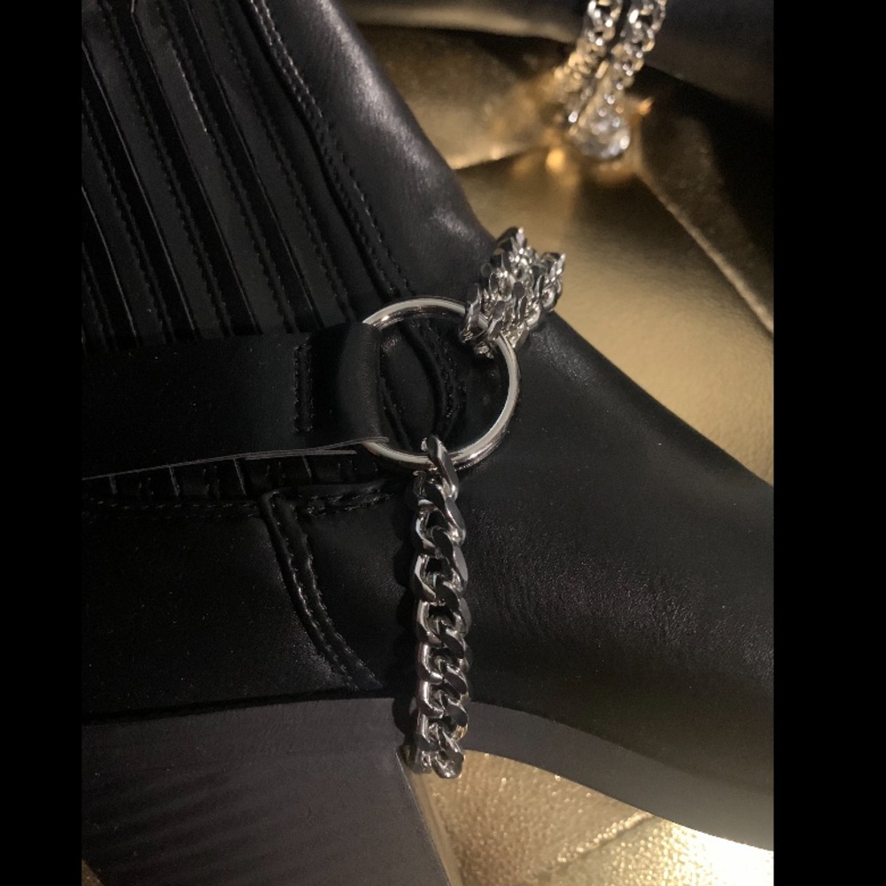 (New) Chain Accent Ankle Boots - Picture 4 of 16